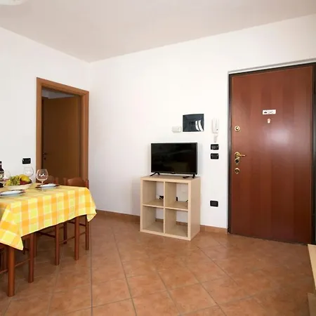 Angenehme Mit Garten Und Pool By Interhome Domaso