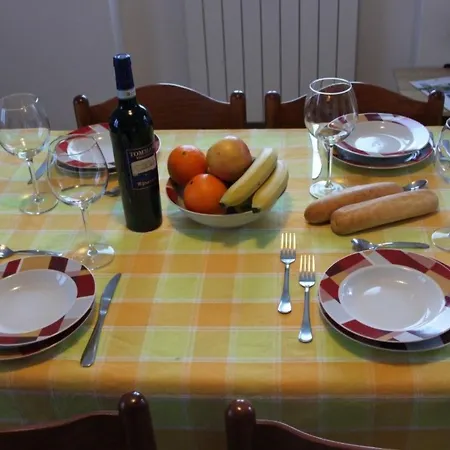 דירה Angenehme Mit Garten Und Pool By Interhome דומאסו