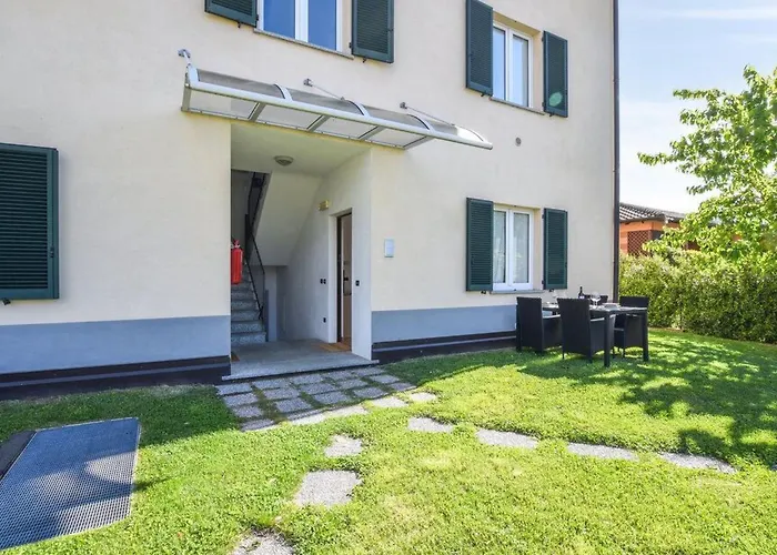 Angenehme Mit Garten Und Pool By Interhome Apartman